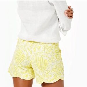 Lilly Pulitzer Palmita Stretch Short Lilly’s Lemon Sea Cups Size 4